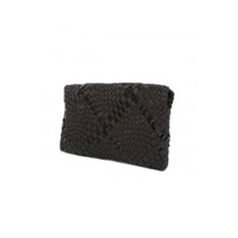 Pochette in woven leather